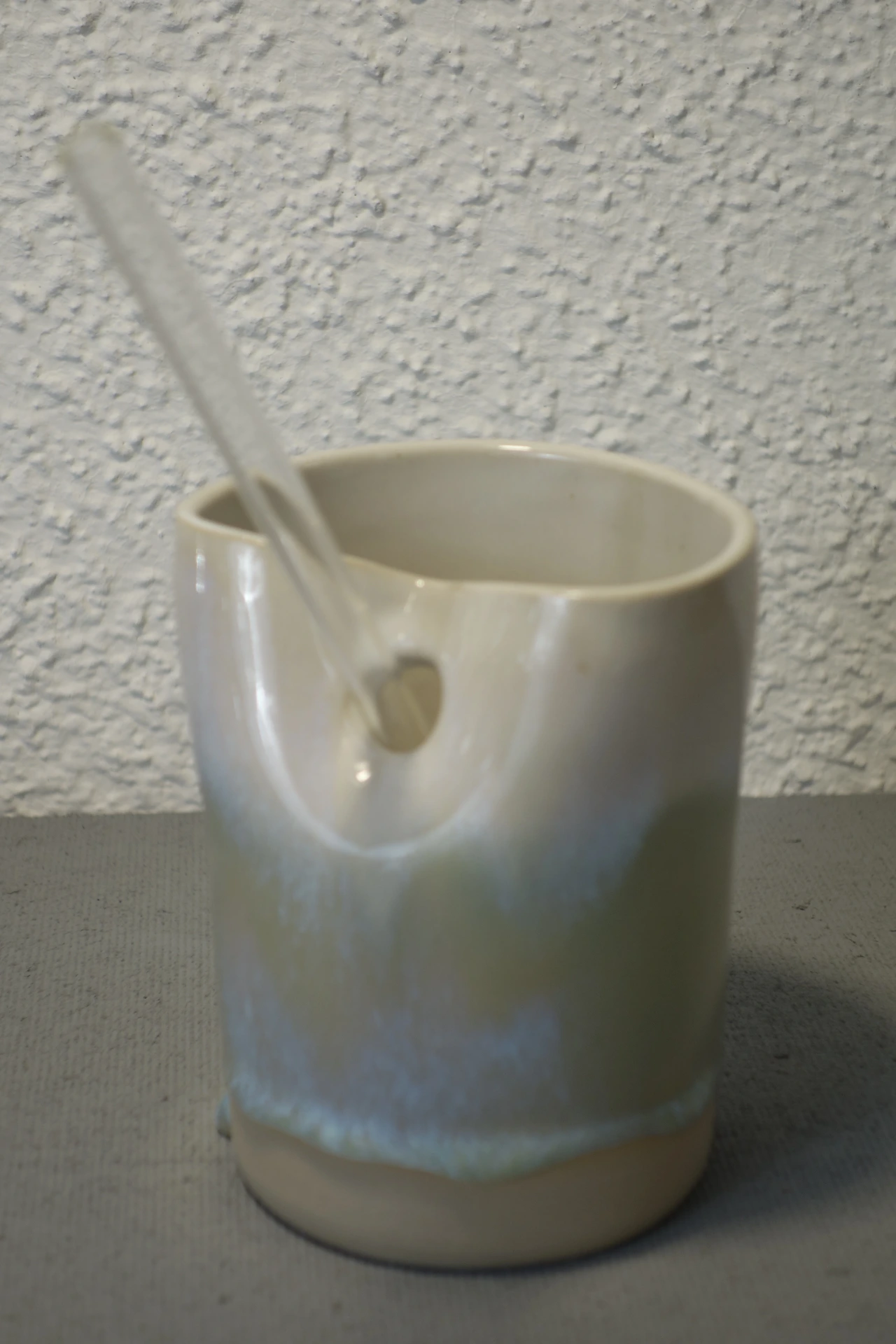 Becher mit Strohhalmöffnung